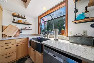 22470 SE Naomi Dr, Damascus, OR 97089 - Photo 14