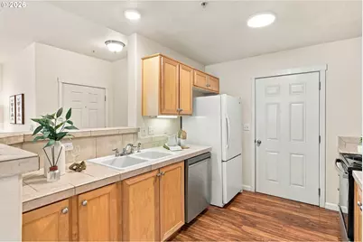 1831 NE 101st Ave #102, Hillsboro, OR 97006 - Photo 10