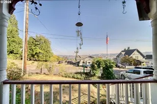 324 W F St, Rainier, OR 97048 - Photo 8