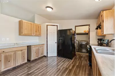 231 Owyhee Ln, Roseburg, OR 97471 - Photo 18