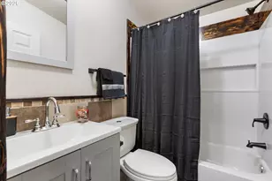 231 Owyhee Ln, Roseburg, OR 97471 - Photo 32