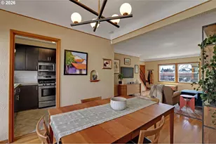 2025 SE Caruthers St, Portland, OR 97214 - Photo 10