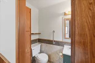 1545 Meade St, North Bend, OR 97459 - Photo 18