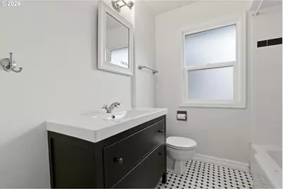 421 NE 87th Ave, Portland, OR 97220 - Photo 20