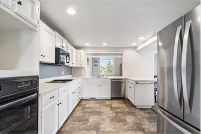 461 NE 16th Ave, Hillsboro, OR 97124 - Photo 10