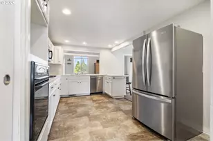 461 NE 16th Ave, Hillsboro, OR 97124 - Photo 12