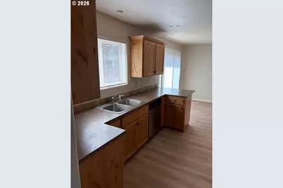 503 SE 157th Ave, Portland, OR 97233 - Photo 10