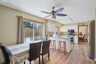 800 SE Greenway Dr, Gresham, OR 97080 - Photo 14