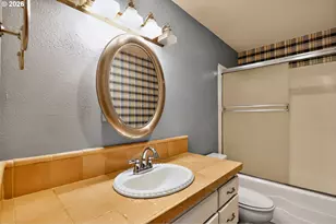 646 SW 11th St, Newport, OR 97365 - Photo 12