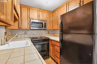 646 SW 11th St #3, Newport, OR 97365 - Photo 8