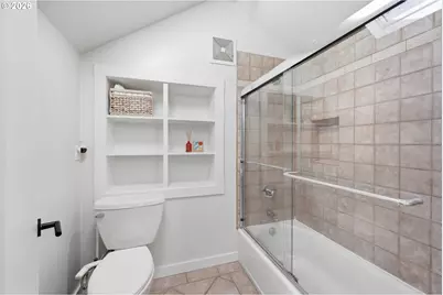 100 NW Pittock Ave, Portland, OR 97210 - Photo 24