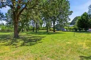 23420 NE Hyland Dr, Newberg, OR 97132 - Photo 36
