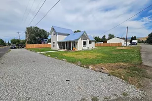 867 S 3rd St, Union, OR 97883 - Photo 1