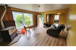168 NE Broadway St, Myrtle Creek, OR 97457 - Photo 4