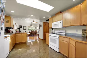 37410 Hills Creek Rd, Springfield, OR 97478 - Photo 6