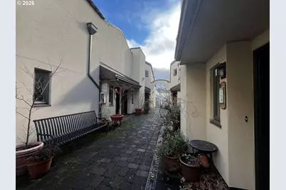 2611 NW Upshur St #207, Portland, OR 97210 - Photo 4