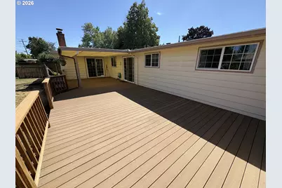 1755 Alderwood St, Eugene, OR 97404 - Photo 8
