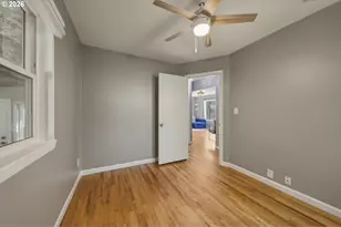 11005 NE Schuyler St, Portland, OR 97220 - Photo 10