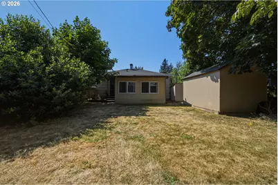 11005 NE Schuyler St, Portland, OR 97220 - Photo 14