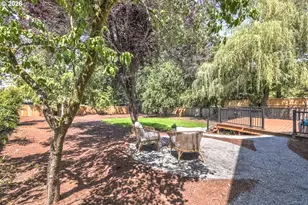 8885 SW White Pine Ln, Portland, OR 97225 - Photo 34