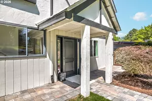 8885 SW White Pine Ln, Portland, OR 97225 - Photo 2