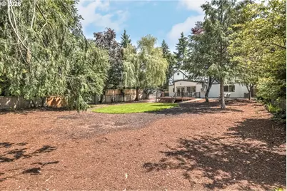 8885 SW Whitepine Ln, Portland, OR 97225 - Photo 36