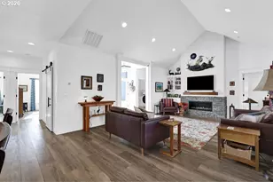 928 SW Coral St, Junction City, OR 97448 - Photo 10