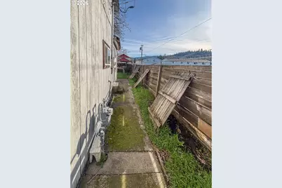 413 NE Nash St, Roseburg, OR 97470 - Photo 20