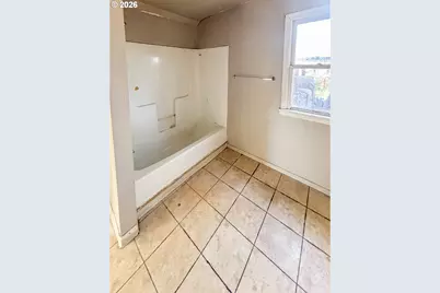 413 NE Nash St, Roseburg, OR 97470 - Photo 12