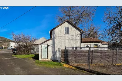 413 NE Nash St, Roseburg, OR 97470 - Photo 26