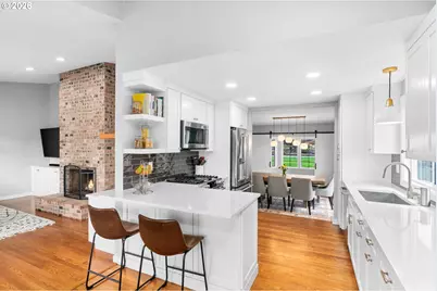 4674 SW Flower Pl, Portland, OR 97221 - Photo 14