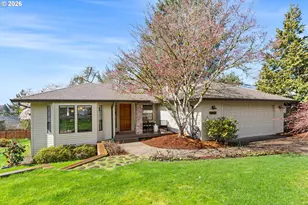 4674 SW Flower Pl, Portland, OR 97221 - Photo 2