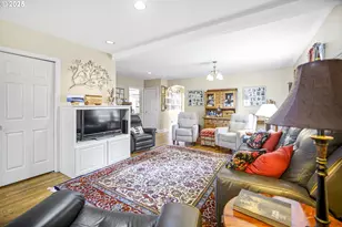 898 NW Riverside Blvd, Bend, OR 97703 - Photo 8