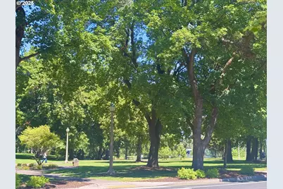 898 NW Riverside Blvd, Bend, OR 97703 - Photo 32