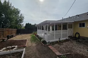2118 SE Chinaberry Ave, Roseburg, OR 97470 - Photo 12