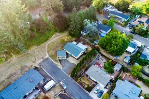 2118 SE Chinaberry Ave, Roseburg, OR 97470 - Photo 34