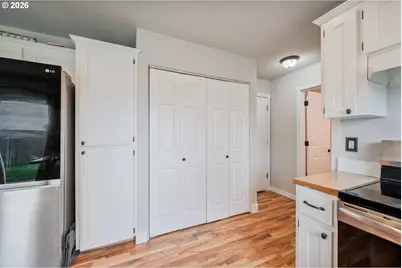1828 Schneiter Dr, Longview, WA 98632 - Photo 6