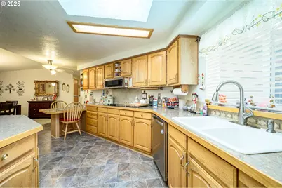 1412 NW Wallace Rd, McMinnville, OR 97128 - Photo 22