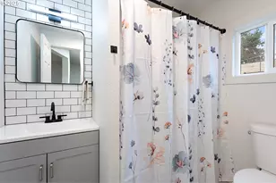 6099 NE Going St, Portland, OR 97218 - Photo 20