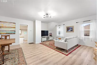 6099 NE Going St, Portland, OR 97218 - Photo 8