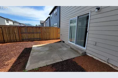 2960 V St, Springfield, OR 97477 - Photo 24