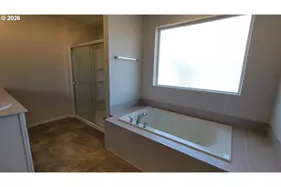 2960 V St, Springfield, OR 97477 - Photo 12