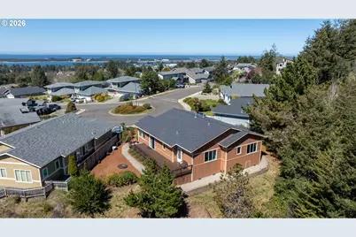 1225 Nautical Ln, Coos Bay, OR 97420 - Photo 6