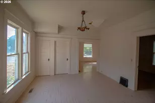 5914 N Burrage Ave, Portland, OR 97217 - Photo 6