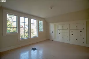5914 N Burrage Ave, Portland, OR 97217 - Photo 2