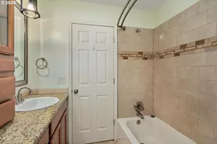 1903 SE 158th Ave, Portland, OR 97233 - Photo 20