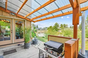 2264 Blue Heron Ln, Eugene, OR 97402 - Photo 24