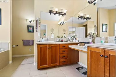 2264 Blue Heron Ln, Eugene, OR 97402 - Photo 14