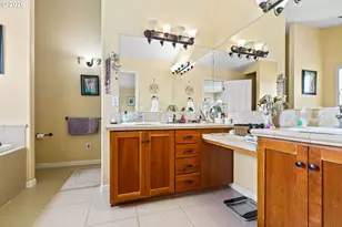 2264 Blue Heron Ln, Eugene, OR 97402 - Photo 14