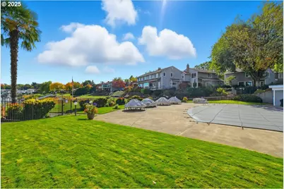 623 N Tomahawk Island Dr, Portland, OR 97217 - Photo 34